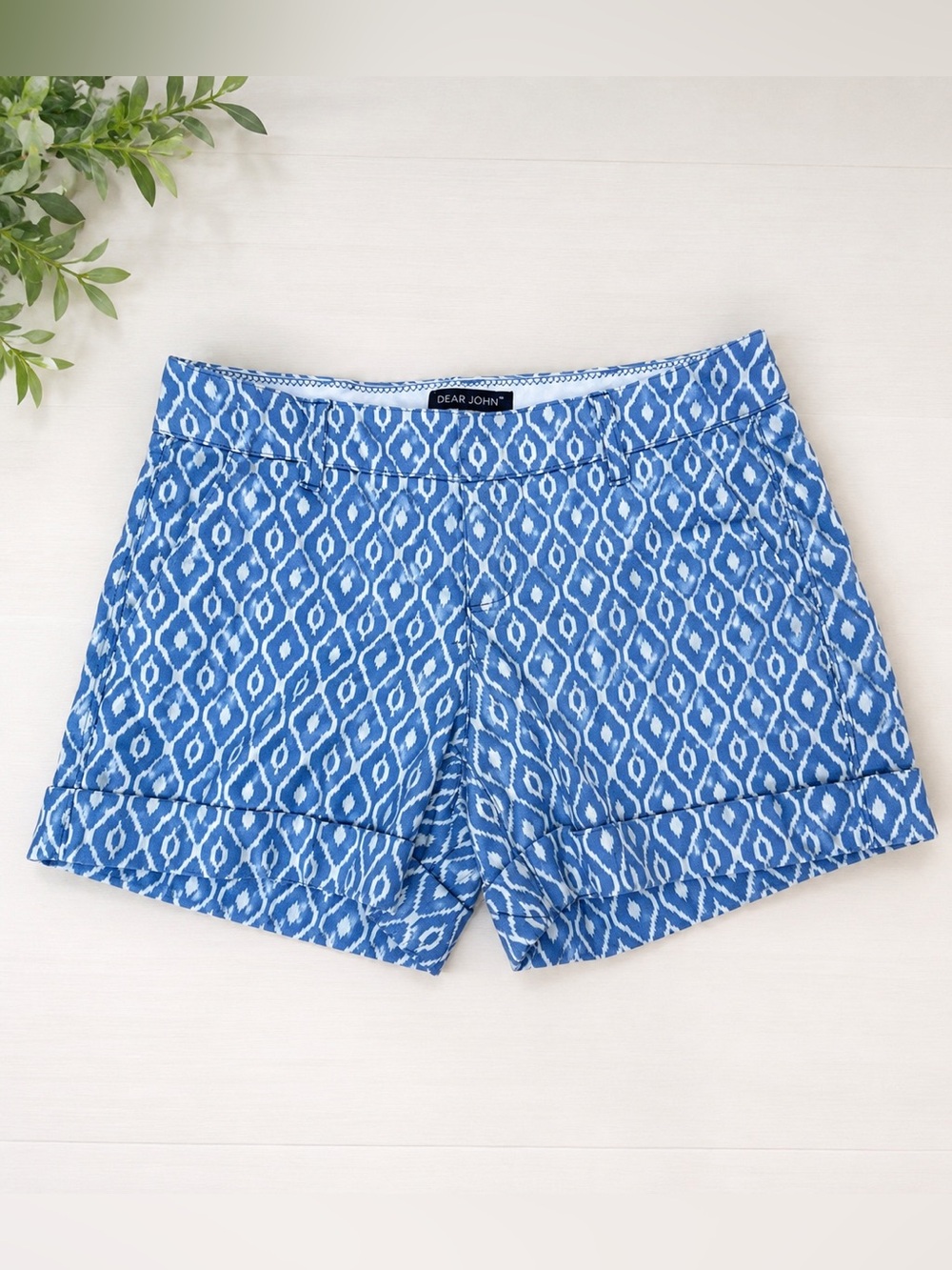 Dear John Blue & White Ikat Print Cuffed Shorts Women’s 28 Like New